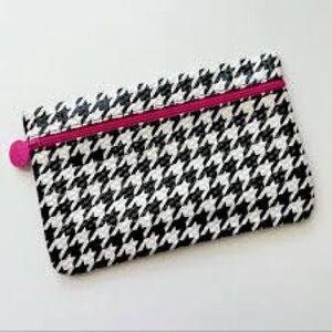 Ipsy Glam Bag – Black & White Houndstooth with Hot Pink Zipper